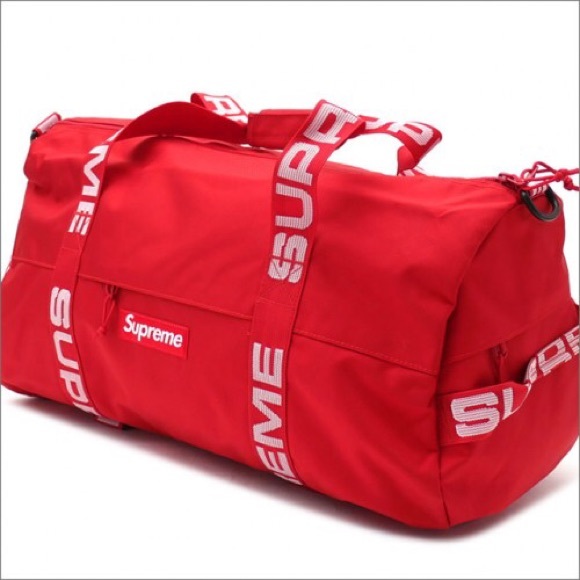 Supreme Duffle Red 100 % Authentic